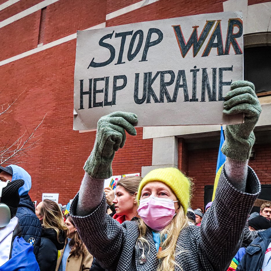 stop war help ukraine demonstrator